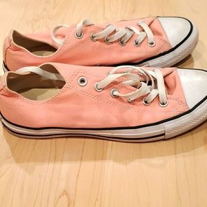 Converse pink shoes
